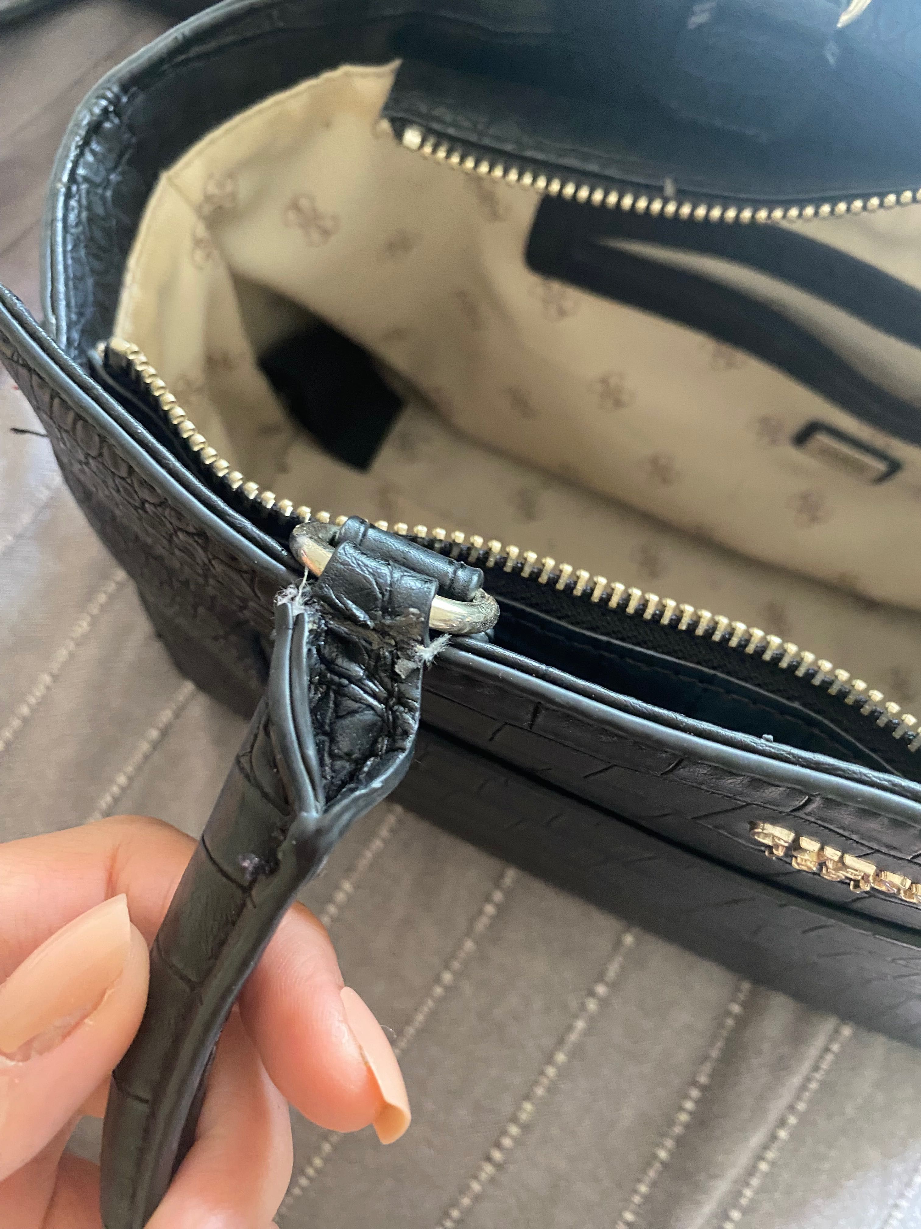Чанта и раница Guess