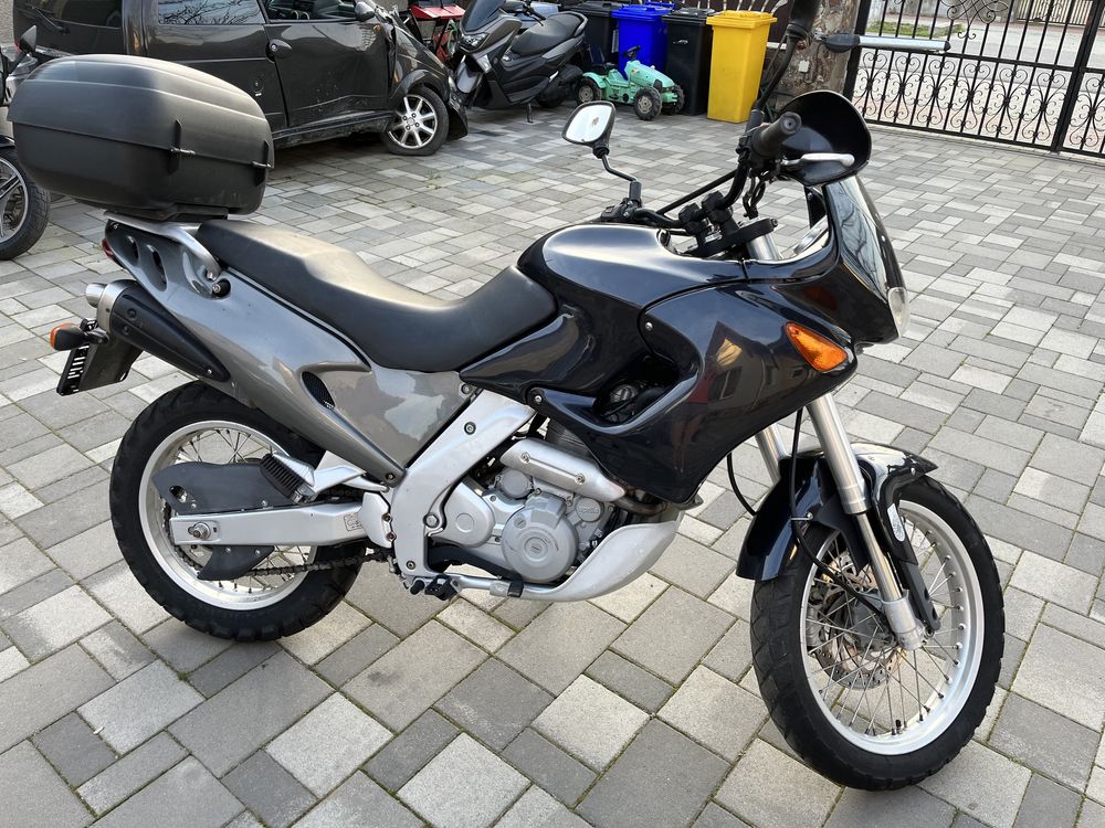 Motocicleta Aprilia Pegaso 650