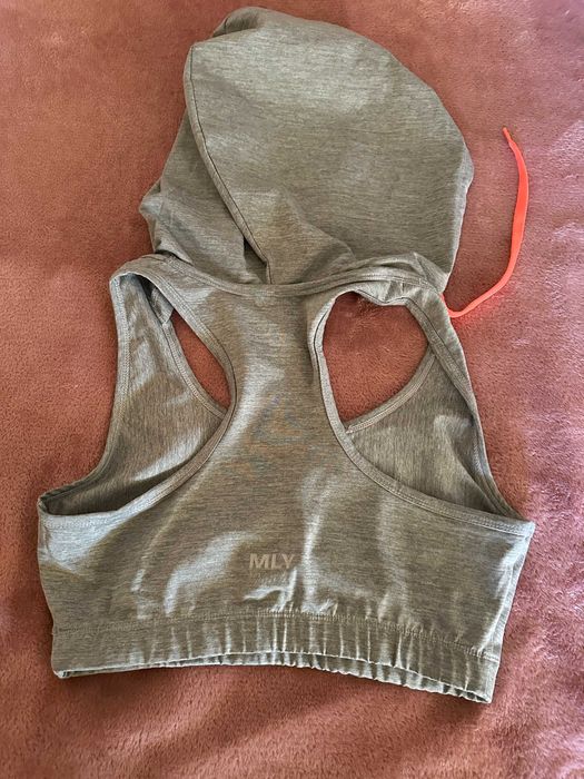 Дамски спортен топ