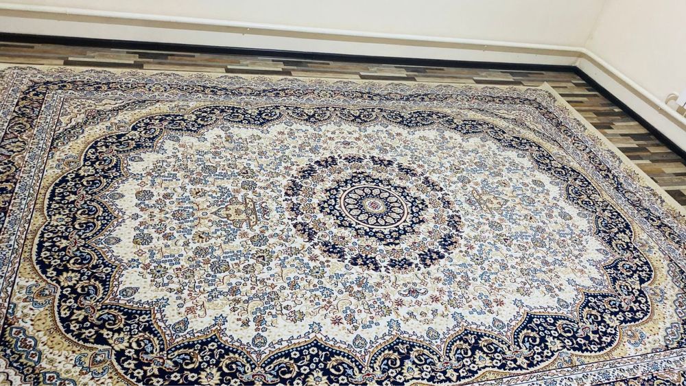 Ковер в хорошем состоянии