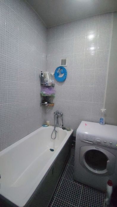 Uy sotiladi. Kirib yashash holatida.