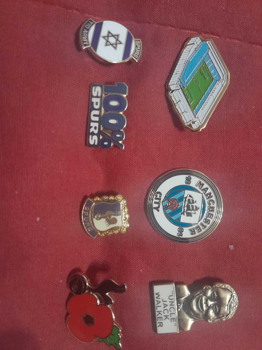 Оригинални футболни значки