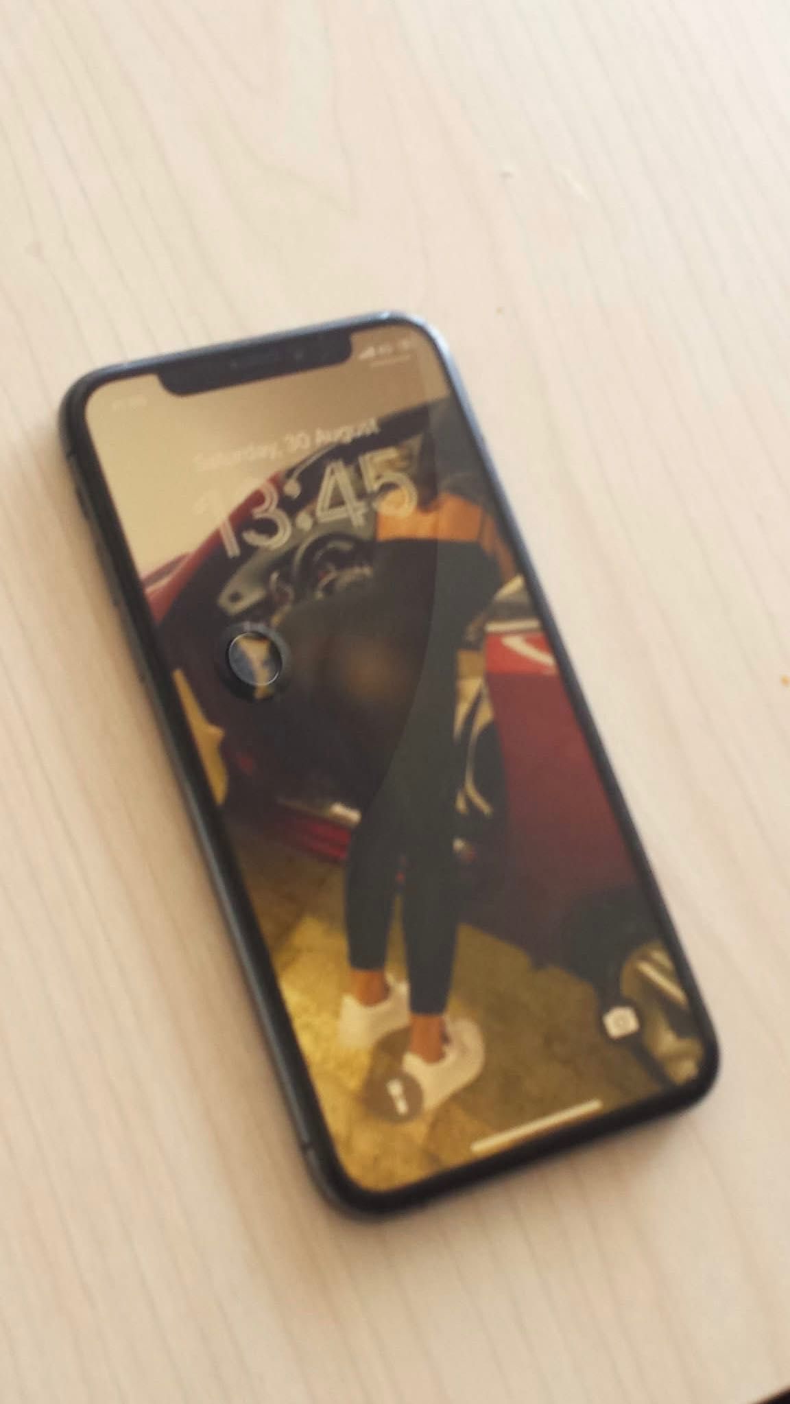iPhone XS Пррфектен с нова батерия