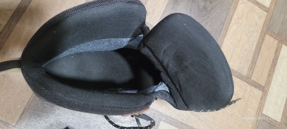 Продам зимние ботинки 44 размер