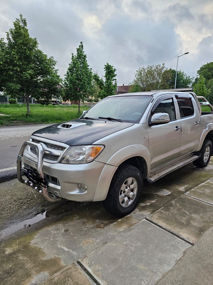 Vand toyota hilux ,an 2008