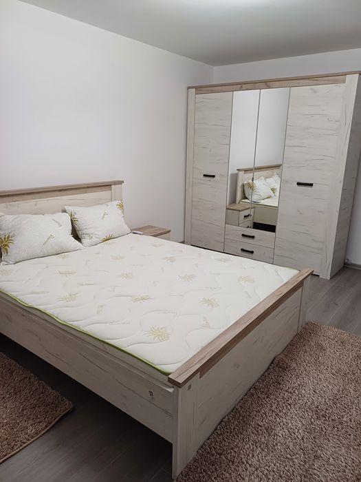 Închiriez apartament