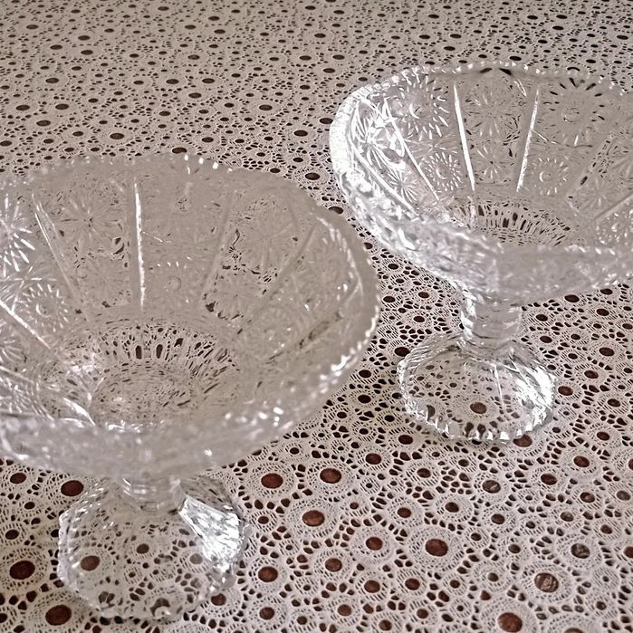 Конфетницы,варенница, ваза на ножках,2штуки