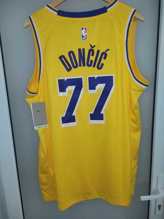 Maieu de basket marca Nike cu LA Lakers, #77 Luka Dončić (Sz XL)