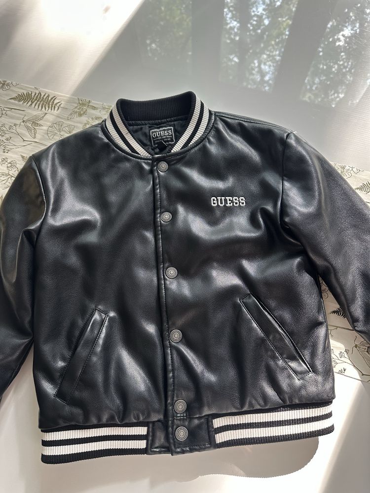 Детско кожено яке на Guess !