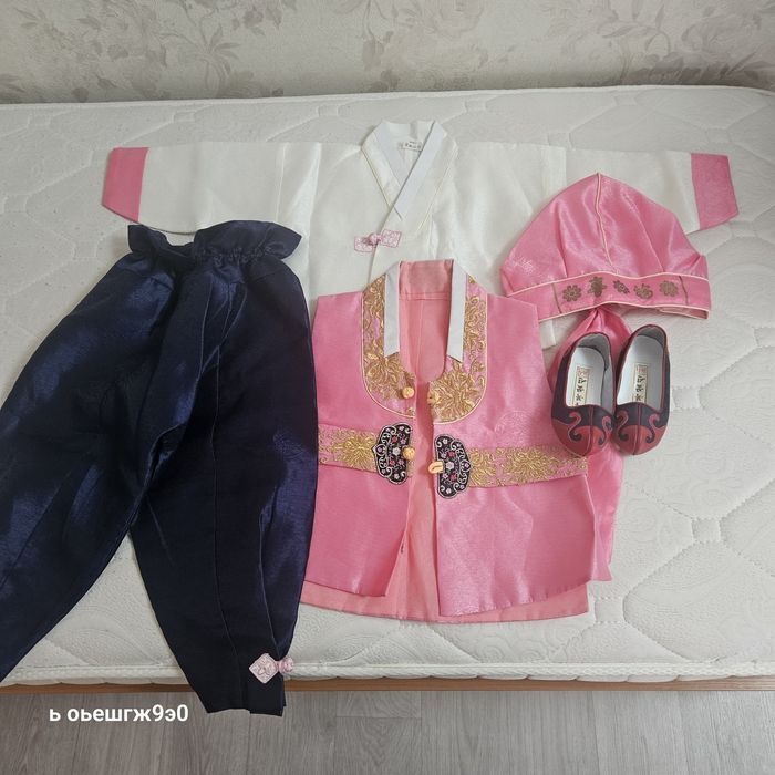Продам корейский костюм