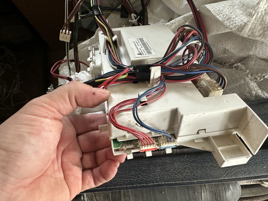 Пералня Indesit XWA 81283 на части