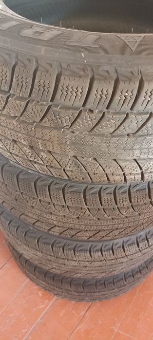 Зимние шины как новые 185/65/14