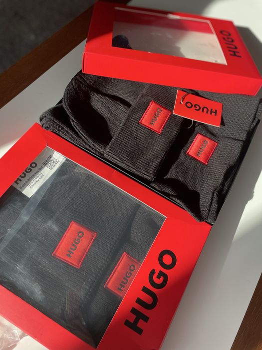 Мъжки подаръчен комплект в кутия шал и шапка Hugo