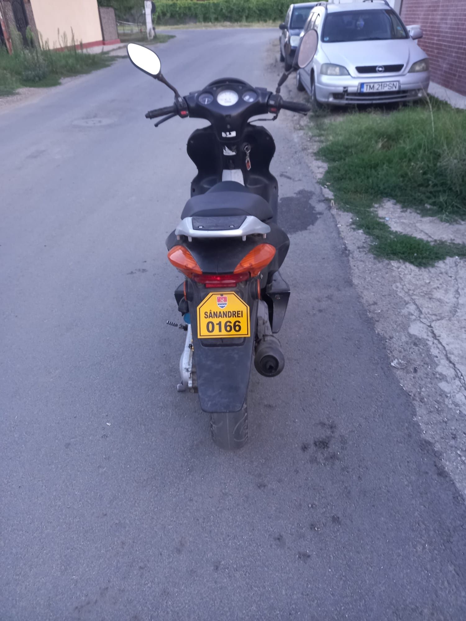 Vând scuter 4.9 Honda