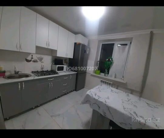 Жалдамалы пәтер, Жайсан 7 үй. ай сайын 120000 плюс комуслуга +7 707 38