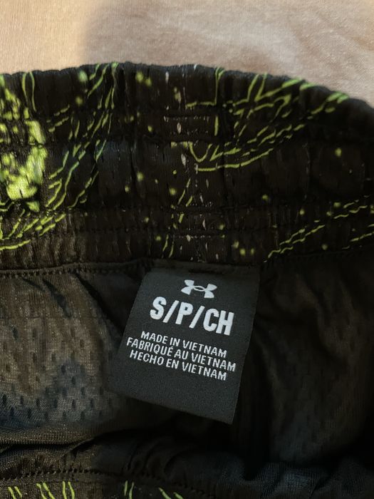 pantaloni de baschet under urmour colectia Curry