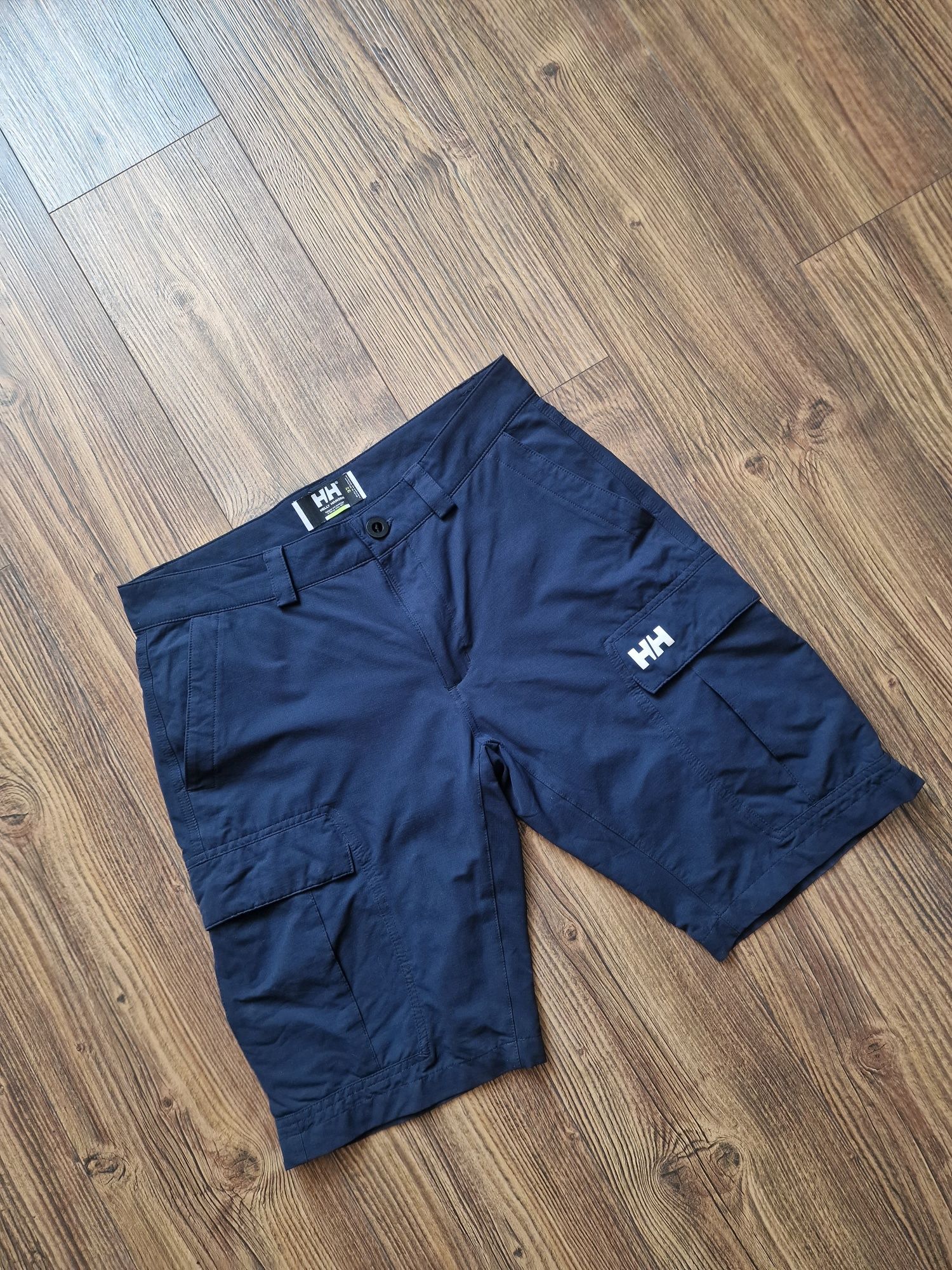 Страхотни мъжки  къси панталони HELLY HANSEN, размер 32