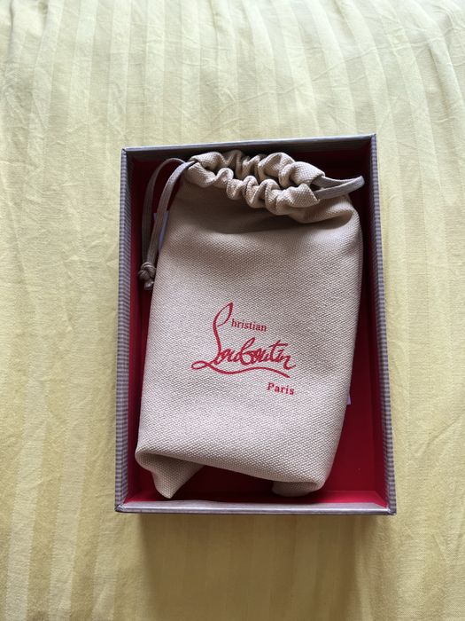 Card holder на christian louboutin