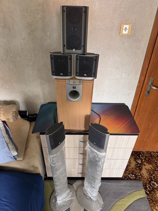 JBL Subwoofer с колони и стойки