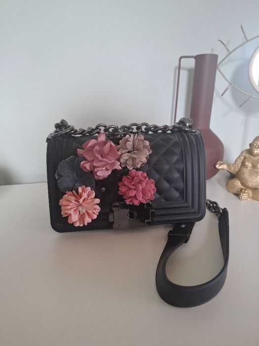 Малка чанта на цветя