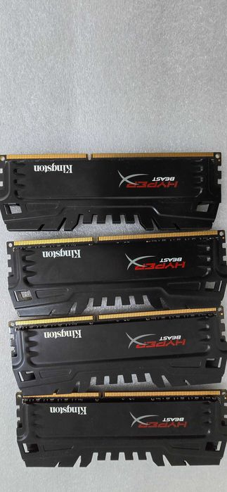 Vand 32GB RAMI DDR3 (4x8) Kingston HYPER X BEAST pe 2400 MHZ