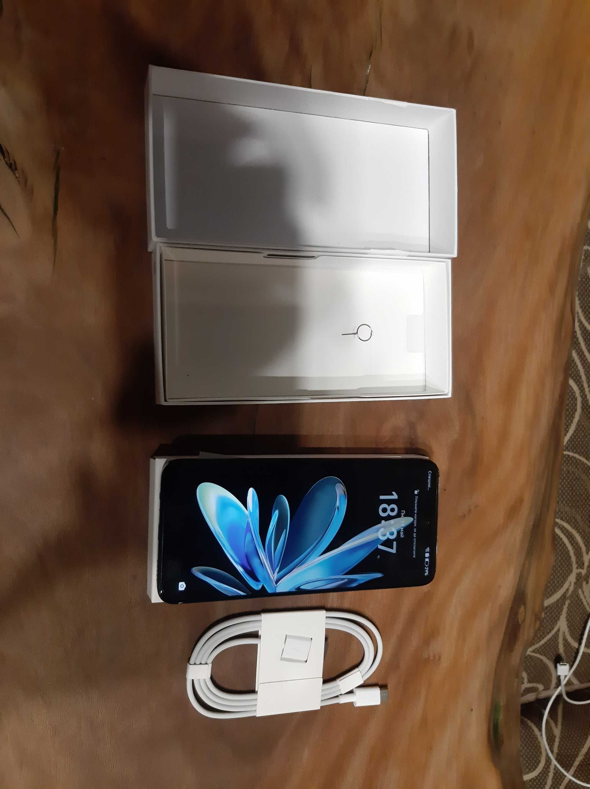 Нов Телефон  HONOR 200 Smart с подарък гривна