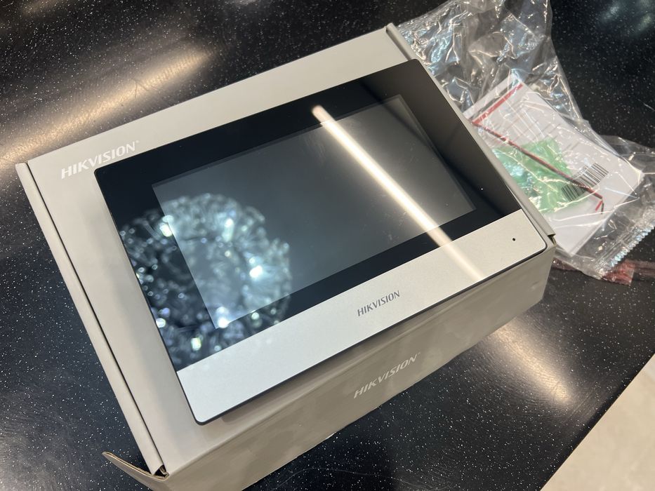 Продам видеодомофон Hikvision DS-KH6320-TE1