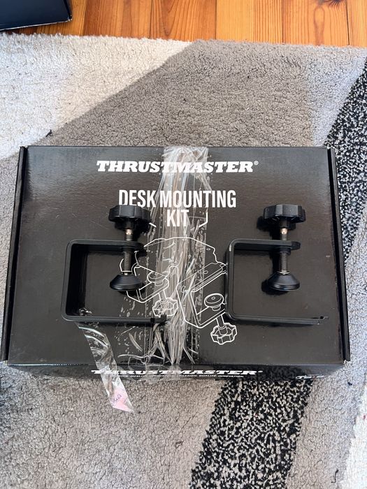 Продавам Thrustmaster T818 + Педали + 2 Волана + Desk Mount Kit