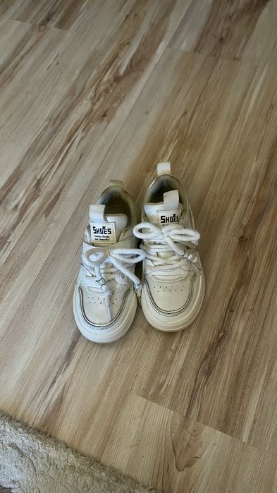 Кросовки девочки р.32