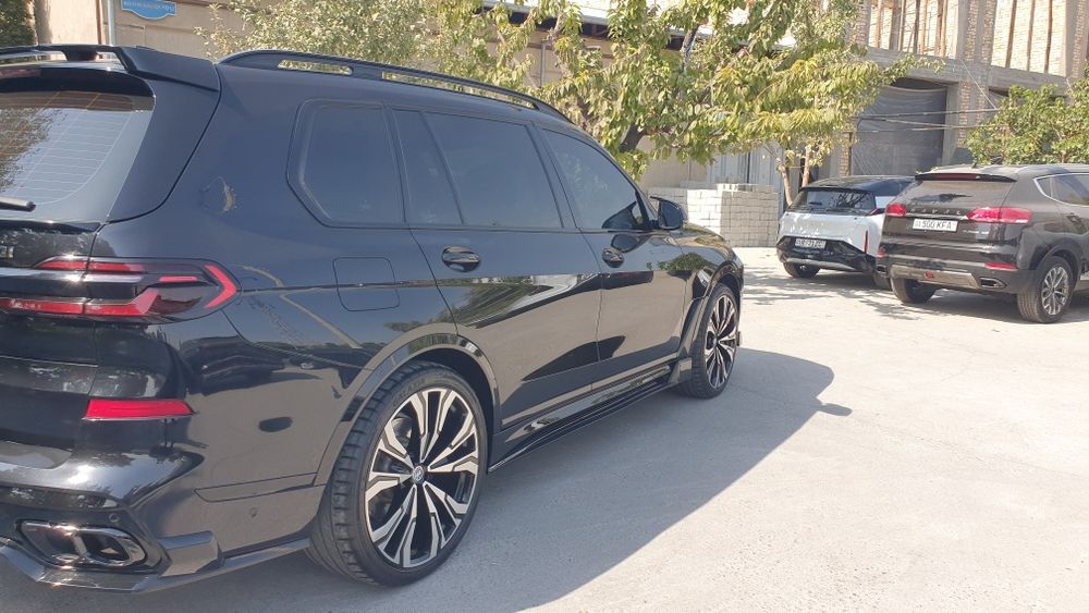 BMW. X7. 50i Indivedual. Yili 2019. Yurgani 97000. Narxi 88800