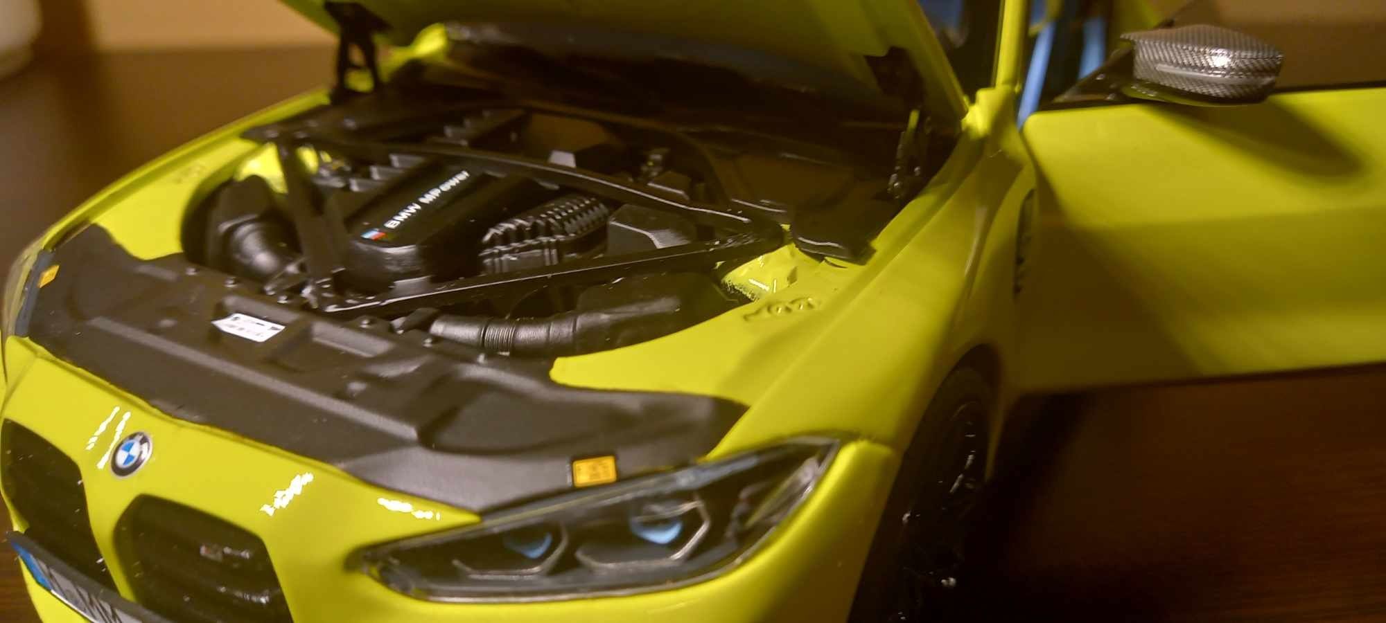 Продавам метална количка на миничемпс 1:18 чисто нова в кутия .