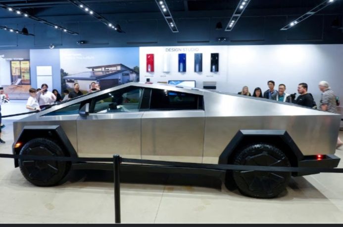 Tesla Cybertrack MAKET
