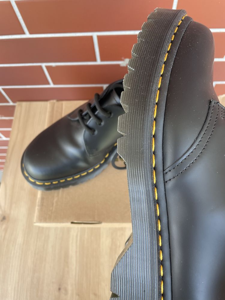Pantofi Dr. Martens