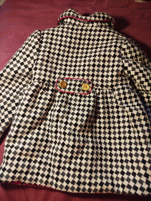 Palton/hainuta eleganta fetite 5-6 Ani livrare gratuita prin OLX