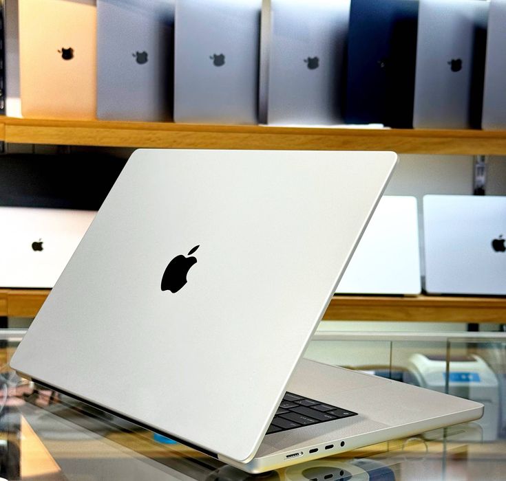 MacBook Pro M4 Pro  16 inch Silver