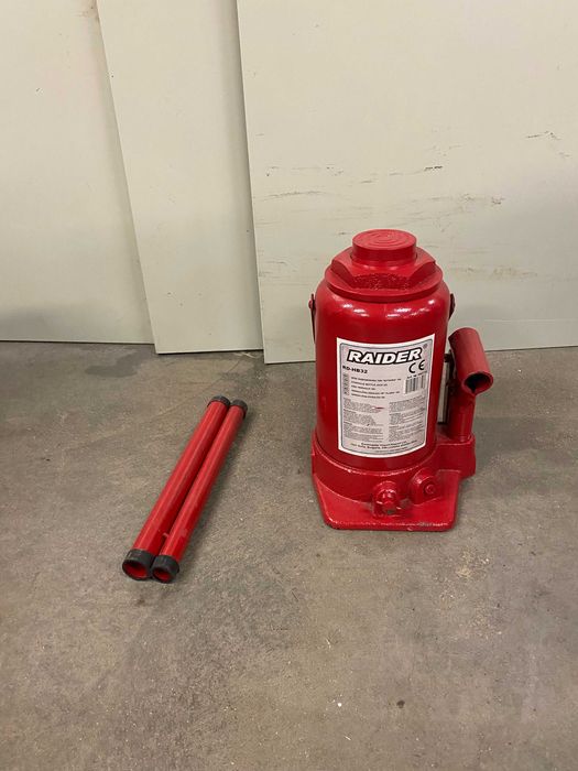 300110	Крик хидравличен тип “бутилка” 32t RD-HB32