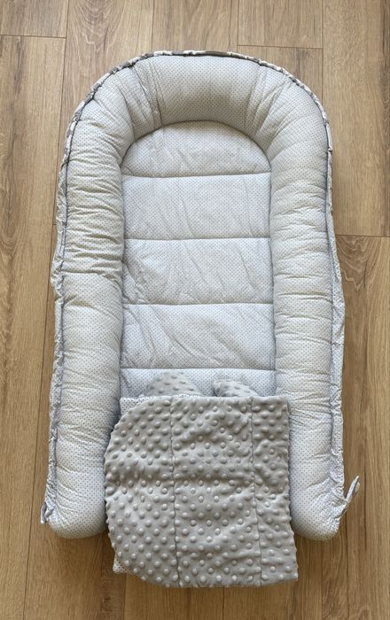 Cosulet pentru bebelusi cu accesori ( baby nest)