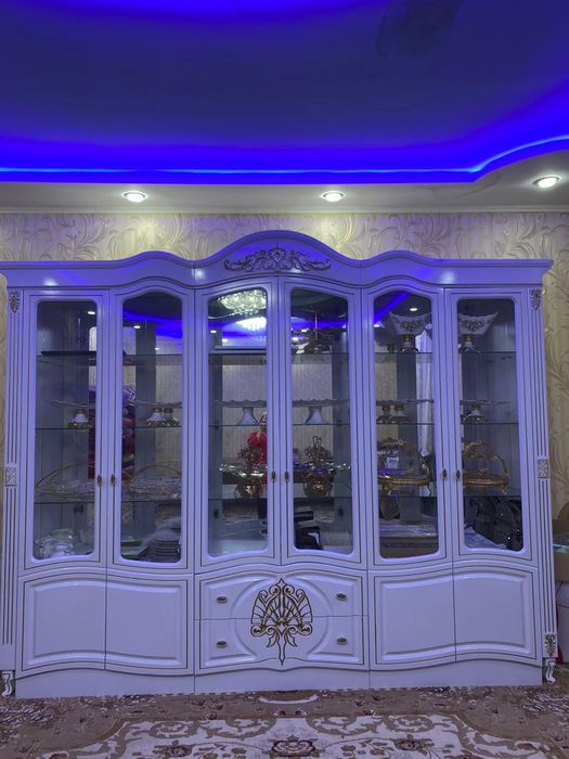 Горка для гостиной, шкаф