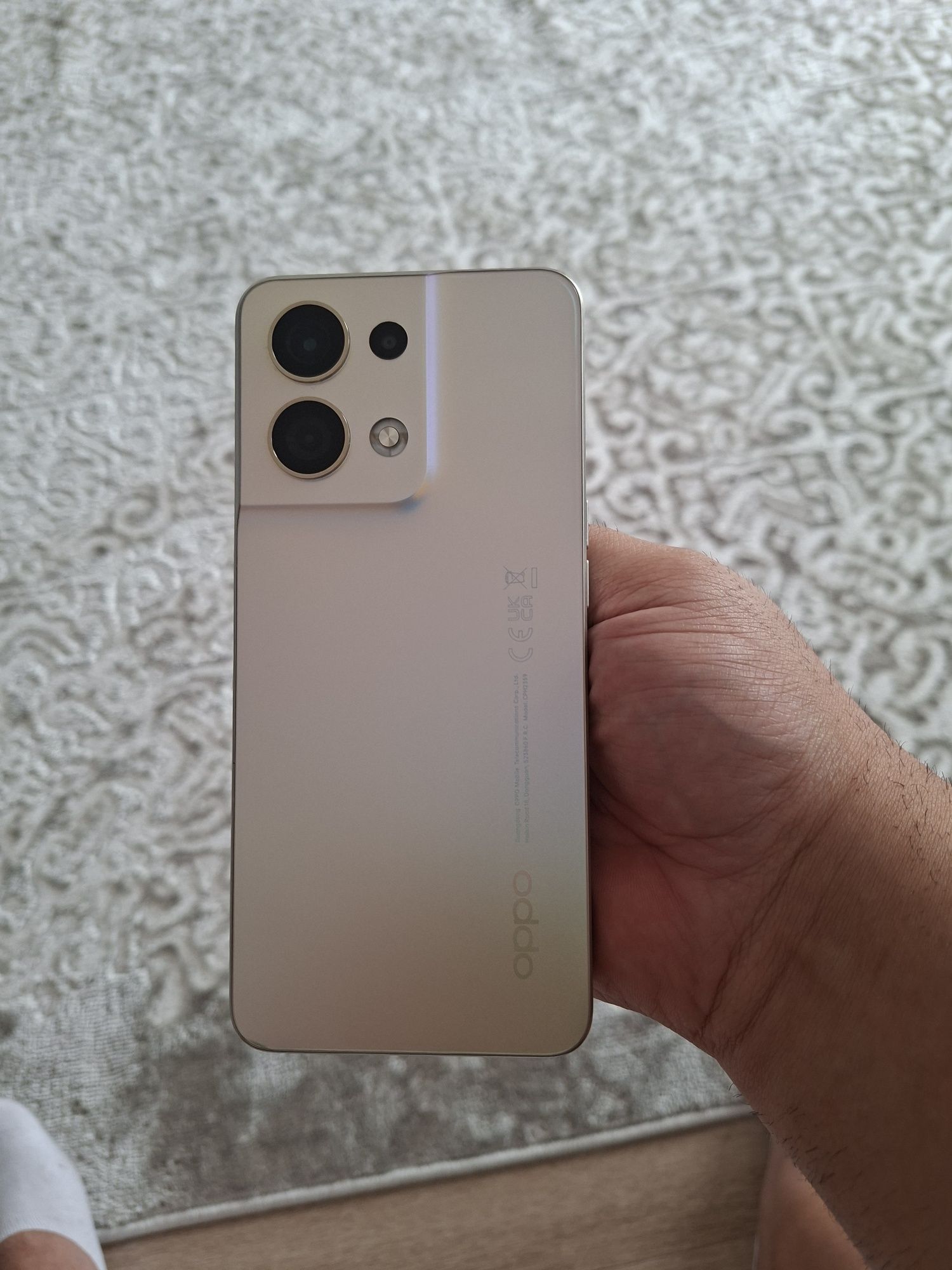 Vând OPPO Reno 8.   5g