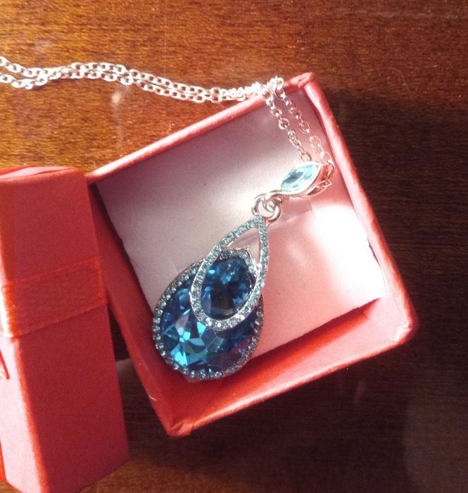 Колие с кристали