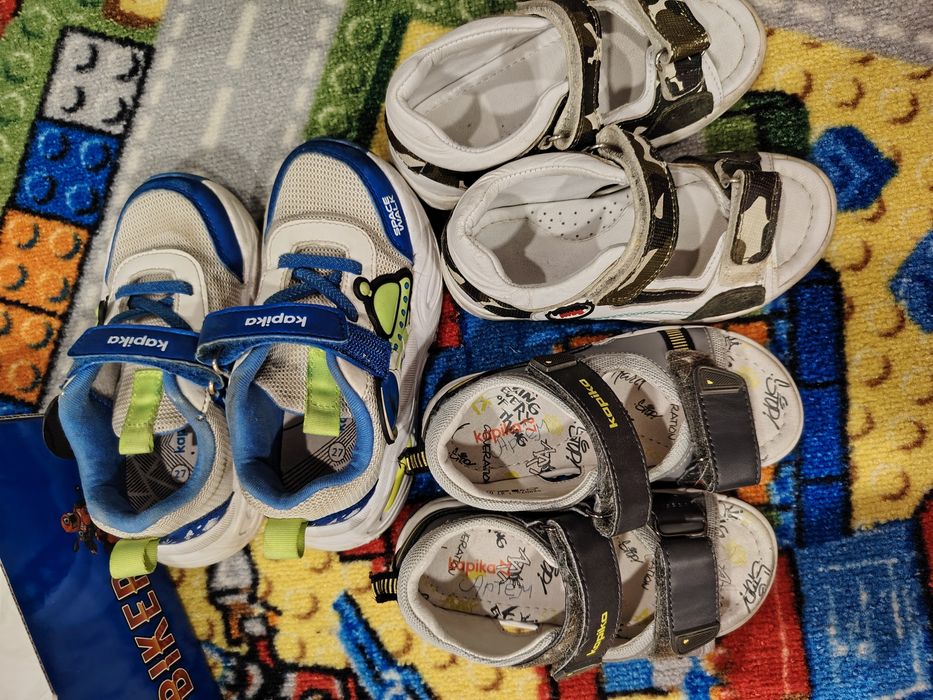 Продам детскую обувь