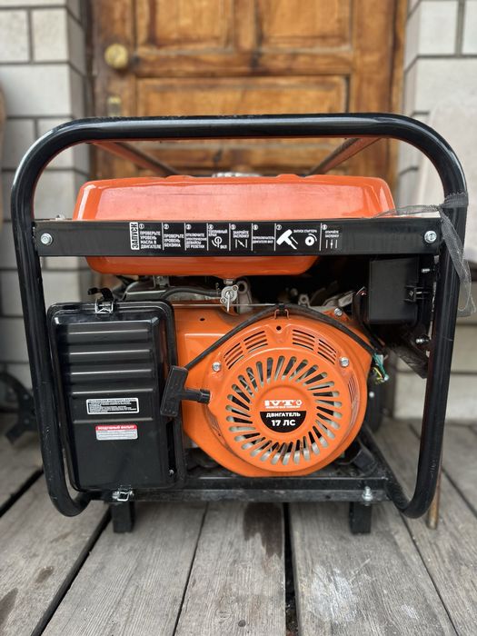 Продам бензиновый генератор