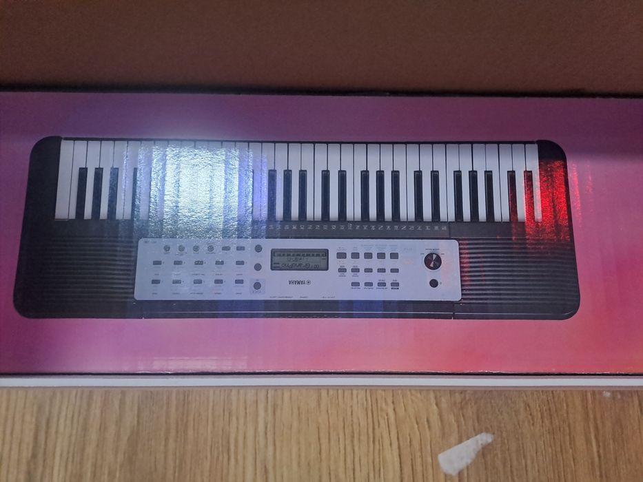 Синтезатор  Yamaha