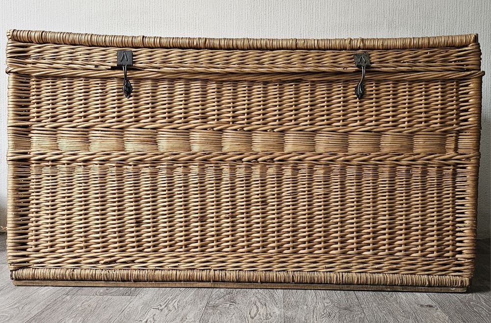 Уникален ръчно плетен кош/ракла,120х60х60