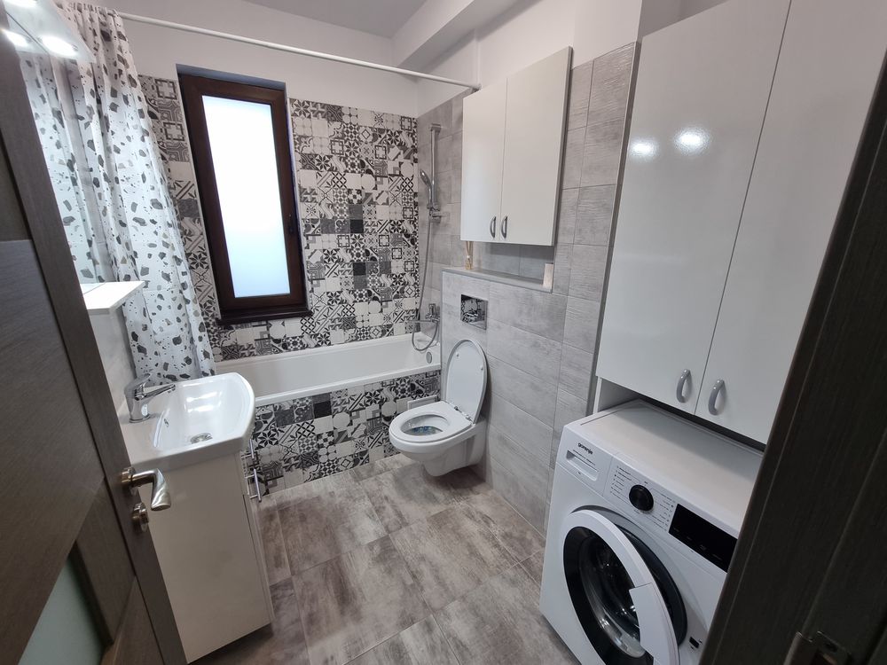 Inchiriez apartament zona Sub Cetate
