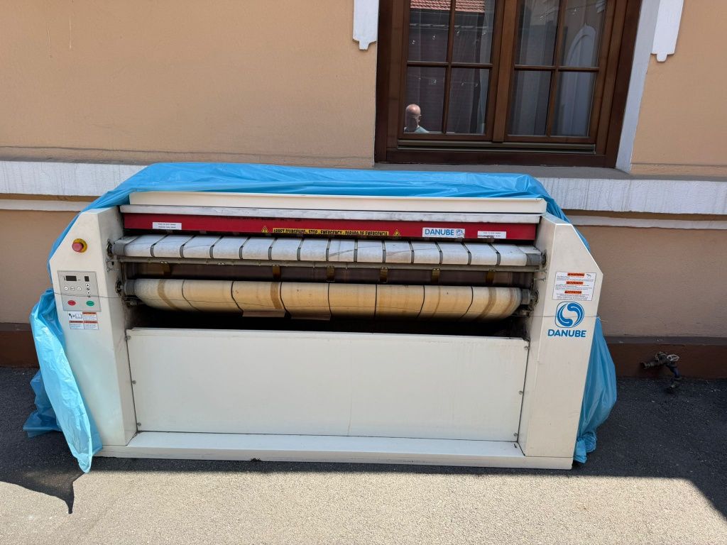 Uscător profesional și calandru