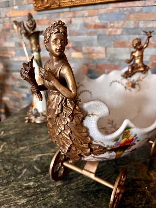 Impozanta caleasca cu personaje-portelan craquele-bronz dore-Anglia