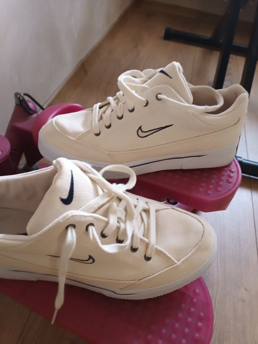 Adidași  Nike...