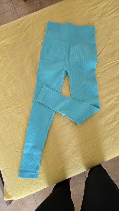 Еластичен спортен клин с повдигащ ефект