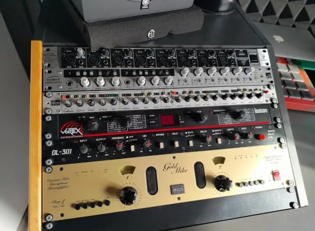 Spl GoldMike 9844 preamp pe lampi